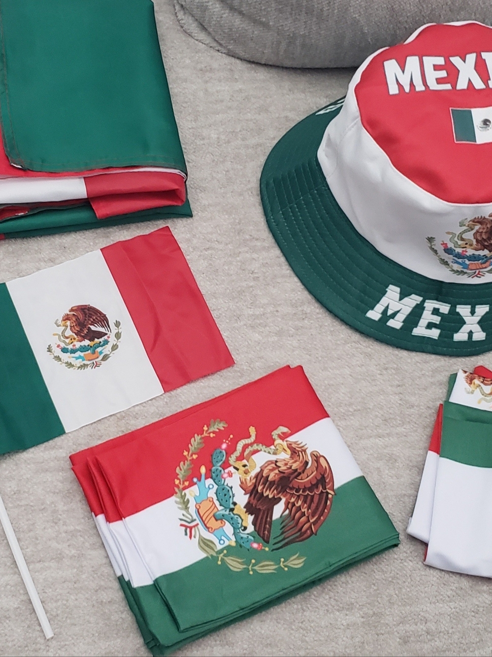MEXICO 2026 World Cup souvenir fan kit big flag scarf hat - Picture 7 of 7